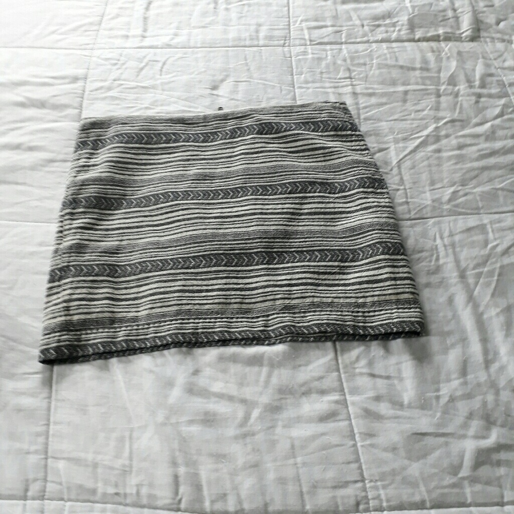 Gap Women's Black and White Mini Size 4 Skirt